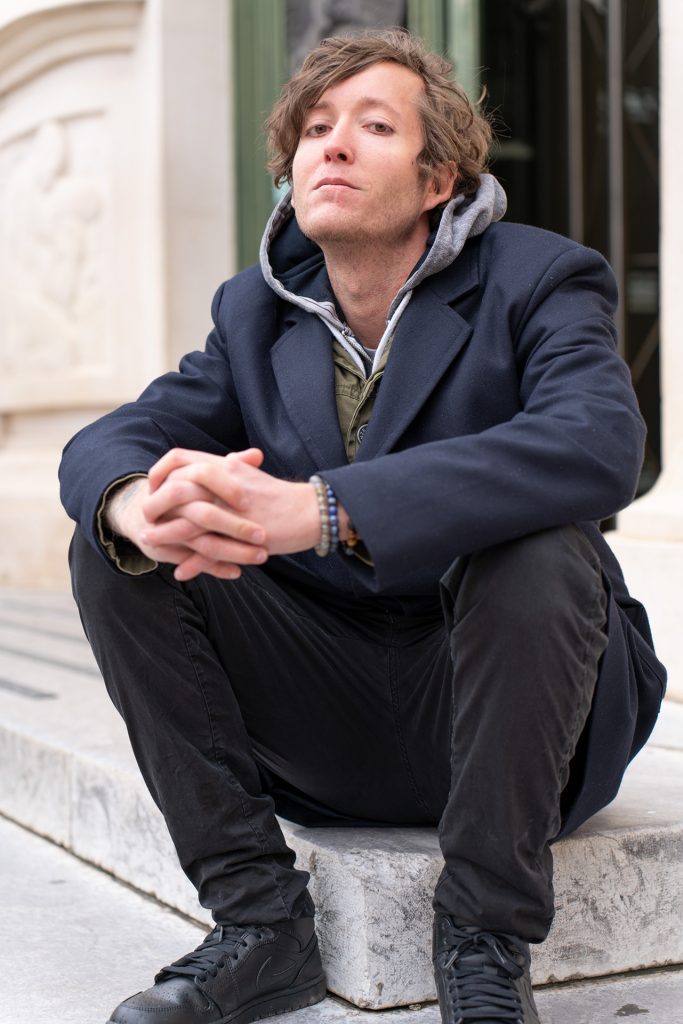 Arthur Fashion photoshoot / en extérieur plan poitrine / à Toulouse