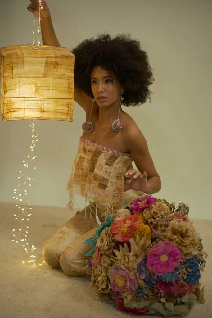 Leïja Fashion photo shoot plan large assis / au studio Factory 5.42 sur Toulouse